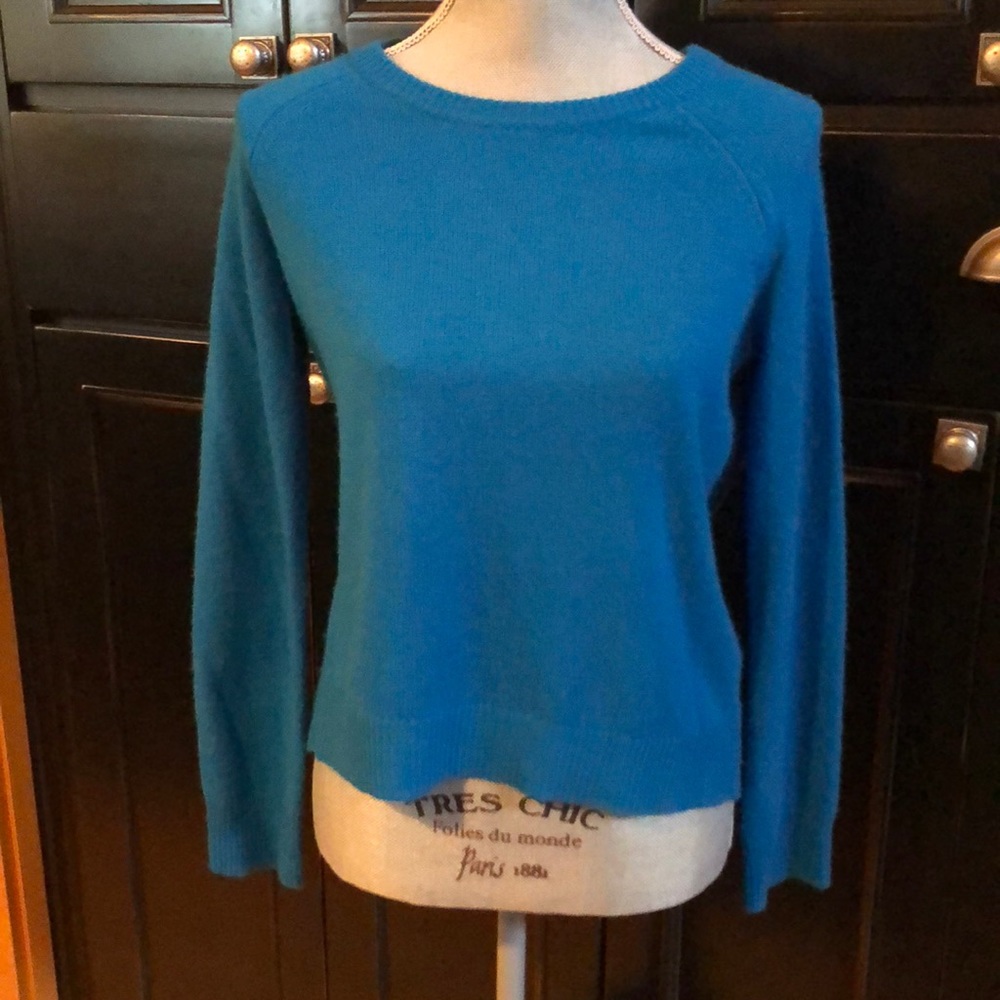 360 Cashmere peacock blue sweater